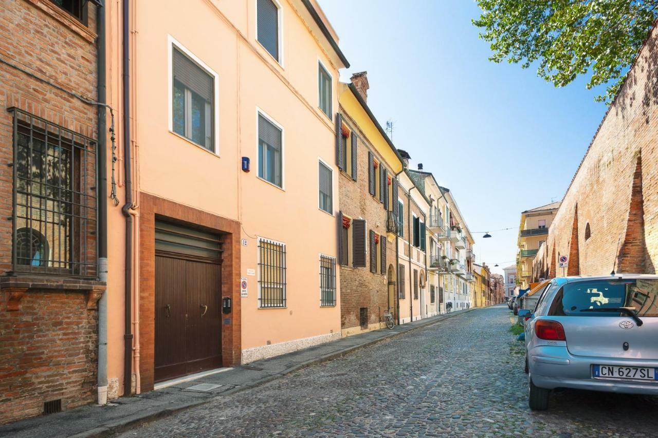 Duplex Apartment In Pieno Centro Ferrara Exterior photo